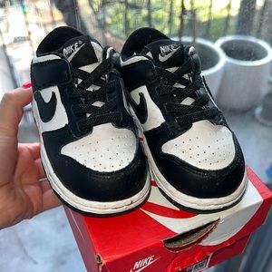 Toddler size 6 panda dunks in very good condition